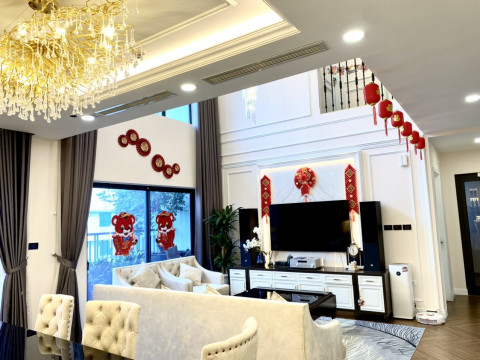 Siêu phẩm - Goldmark City Hồ Tùng Mậu, Tòa D, 3 phòng ngủ, 186m2 nội thất siêu đẹp đang được chào bán với giá 8.x tỷ