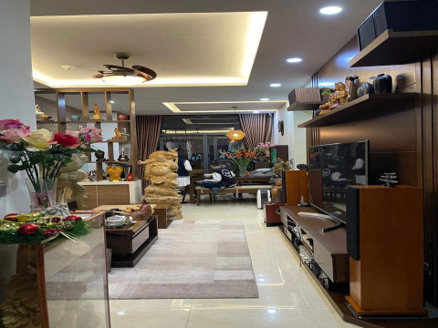 Cần nhượng lại căn hộ 3 phòng ngủ, 2 vệ sinh, Full nội thất ở Tràng An Complex Cầu Giấy