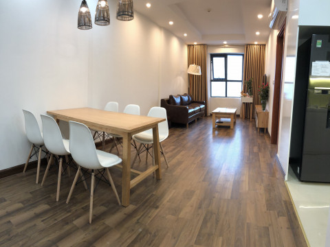 Cần nhượng lại căn hộ ở Goldmark City Hồ Tùng Mậu Toa R2 2PN Full nội thất giá chỉ 2.8 tỷ