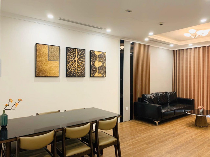 Cho thuê căn 3PN full nội thất giá 17tr tại Home City Trung Kính