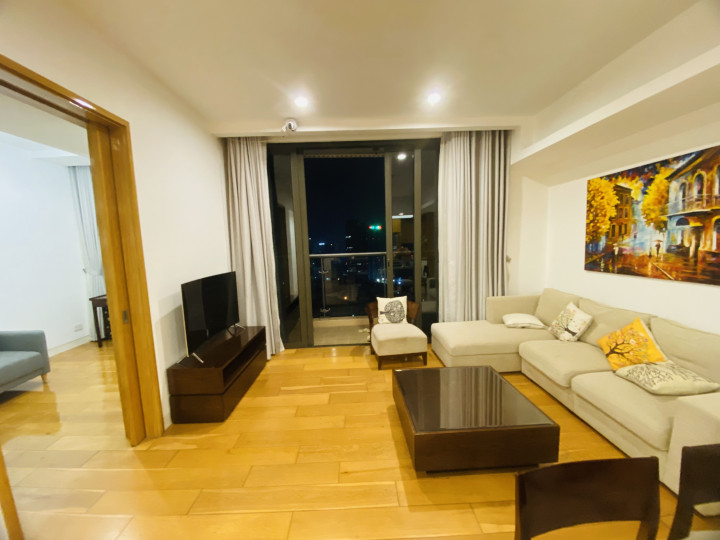 Gia đình cần bán căn hộ full nội thất 112m2, 3PN chung cư Indochina