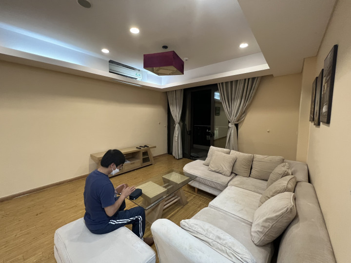 Chính chủ bán căn chung cư Dolphin Plaza, 2 phòng ngủ, 2 vệ sinh, 133m2 Full nội thất, ban công ĐN giá 4,35 tỷ. Lh 0866222223 để xem nhà