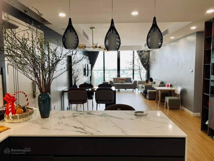 Cho Thuê Căn Hộ Chung Cư 110 Cầu Giấy Center Point. Căn Góc 130m 3PN Full Nội Thất Đẹp Giá 17 triệu