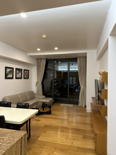 Cho thuê căn Chung cư 2 ngủ tòa Indochina-241 Xuân Thủy - full nội thất- 18 triệu-0985384919