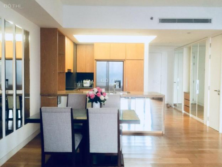 Chính chủ gửi bán căn hộ 3 ngủ 145 m2 dự án IPH Xuân Thủy, Cầu Giấy.