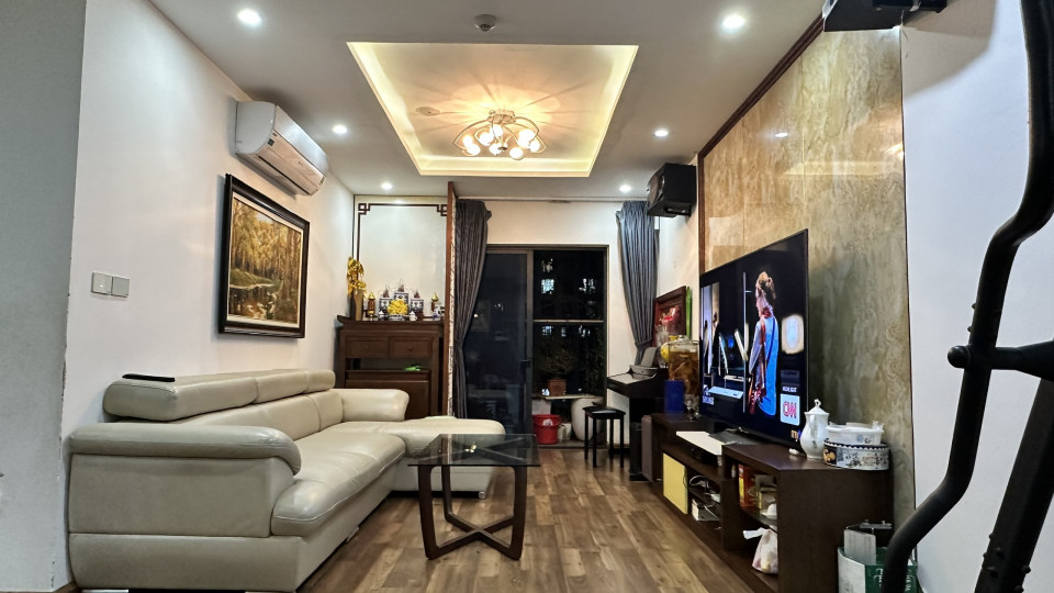 Cần cho thuê gấp căn hộ 3PN-116m2 tòa R Goldmark City,căn hộ full nội thất, vào ở luôn.