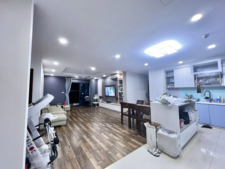 Bán nhanh CHCC N01T2 Ngoại Giao Đoàn, 128m2 giá 68 tr/m2 hướng nam mát mẻ, full đồ
