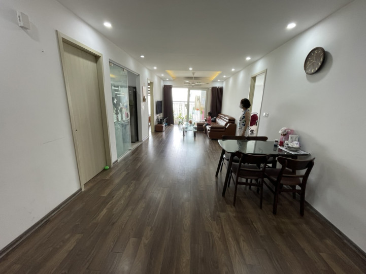 Cho thuê chung  cư Ngoại Giao Đoàn tòa N01T1, 95m. 3pn. Lh 0944076068.