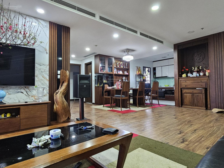 Bán căn hộ N03T3 Ngoại Giao Đoàn, DT 130m2 đầy đủ nội thấy view hồ lh: 0862632339
