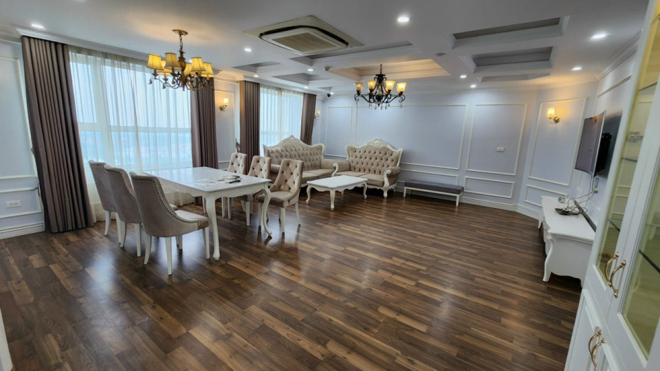 Cần bán căn hộ chung cư Ngoại Giao Đoàn N03T2, DT: 112,8m2, 3PN, full nội thất, giá 8,55 tỷ bao phí
